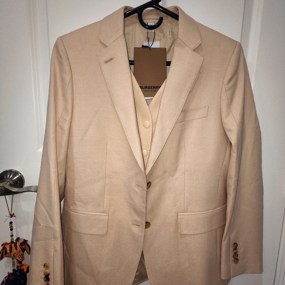 Woman Burberry London Blazer tan multipal sizes 2, 6